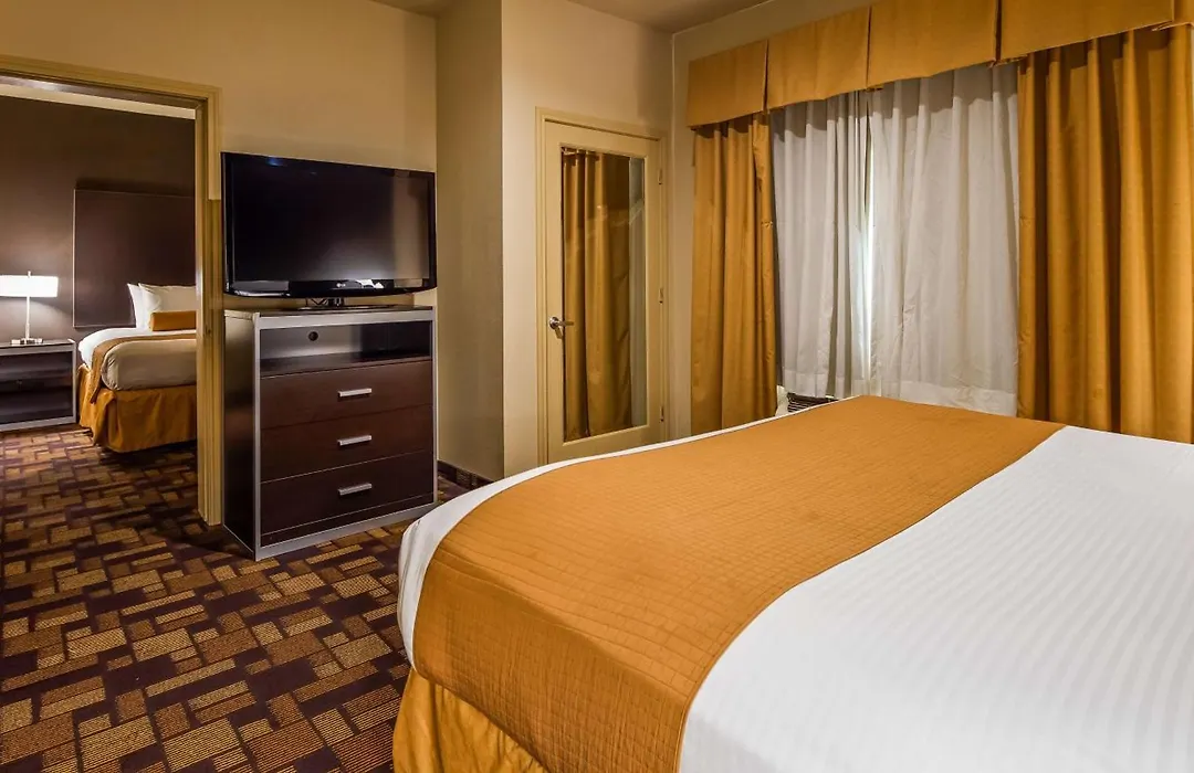 Best Western Windsor Pointe Hotel & Suites-Frost Bank Center-1
